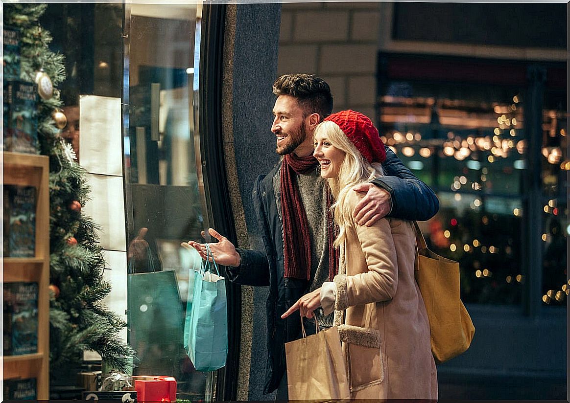 Couple doing christmas shopping